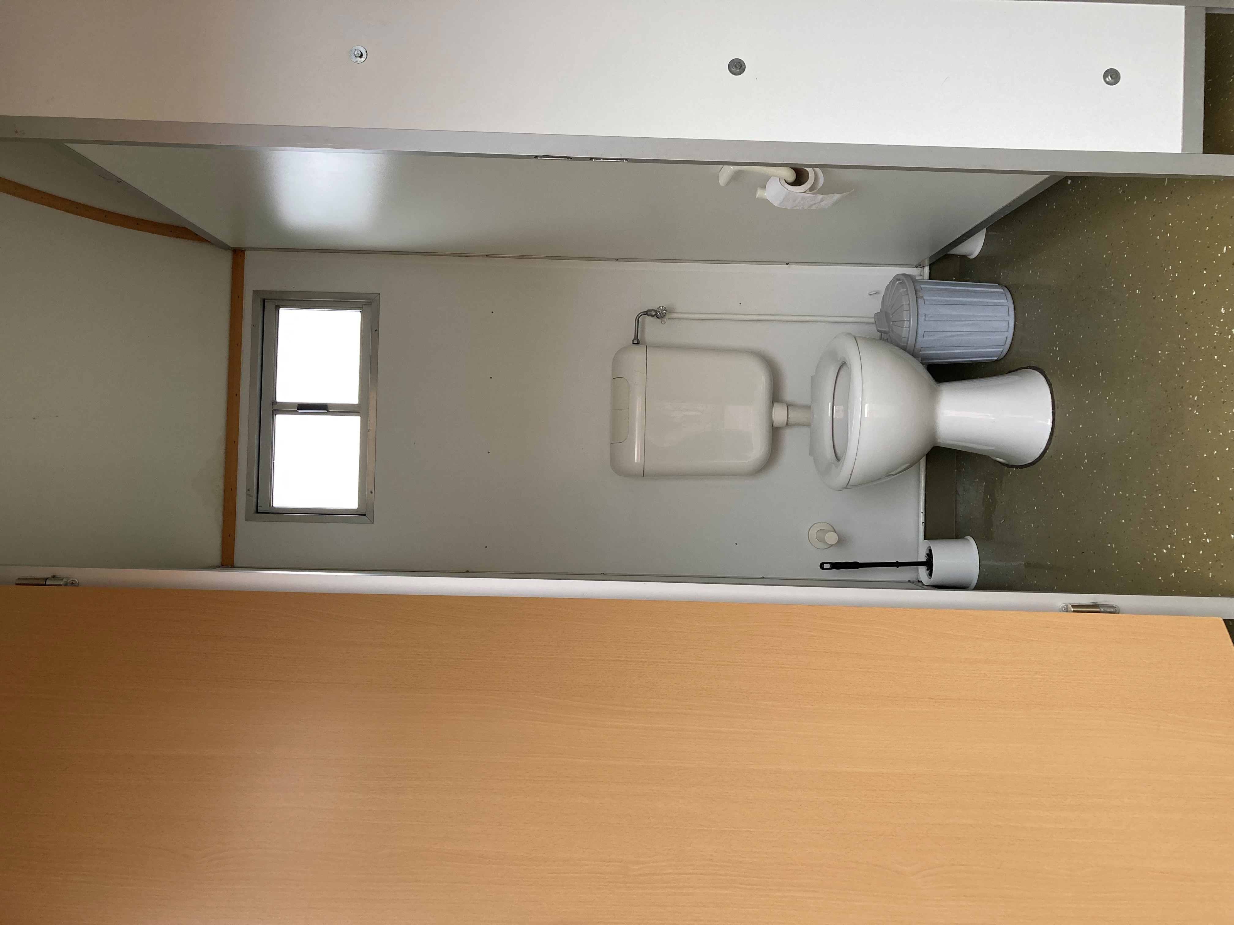 Großer WC-Wagen Innenraum